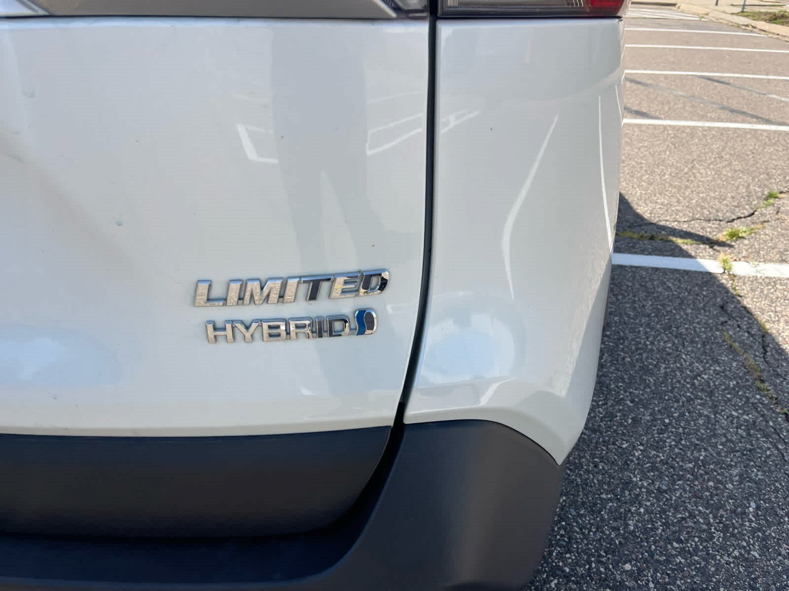 Certified Used 2019 Blizzard Pearl Toyota Hybrid Limited image 5