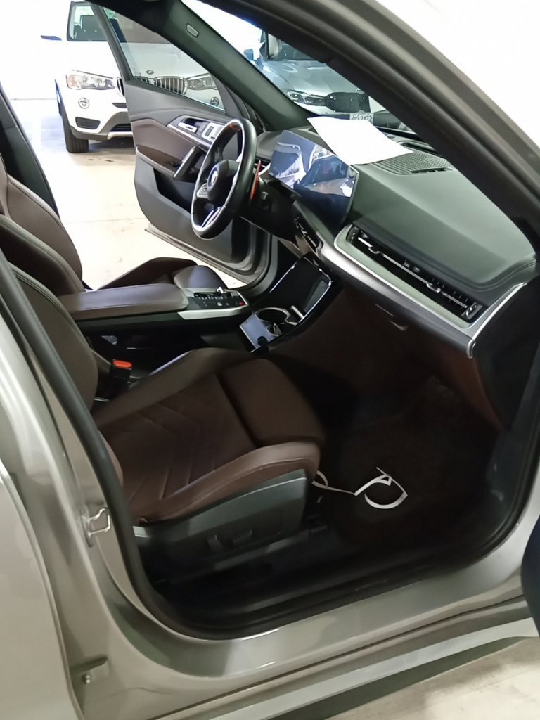 Used 2024 Silver Metallic BMW M35i image 13