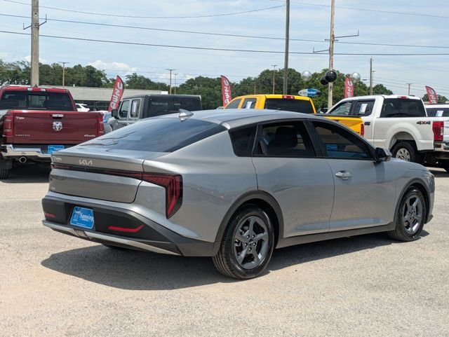 Used 2025 Gray Kia LXS image 5