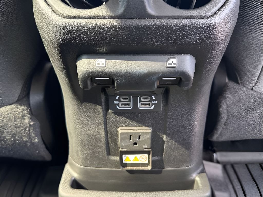 Used 2024 Silver Zynith Clearcoat Jeep Sahara image 25