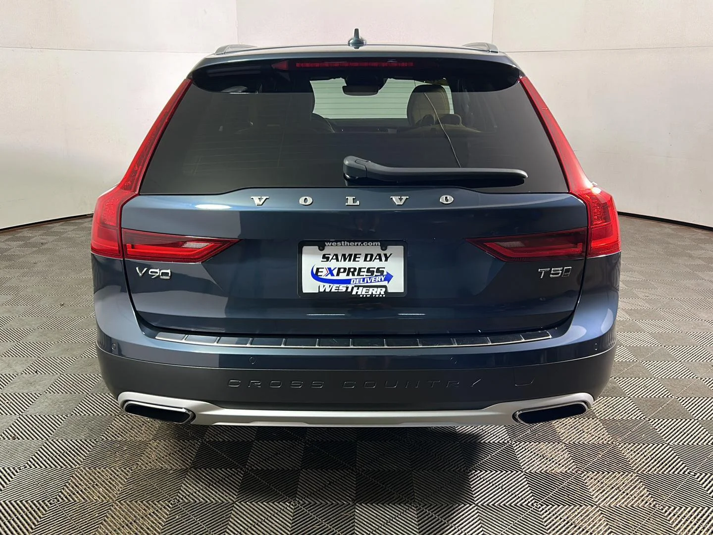 Used 2019 Denim Blue Metallic Volvo T5 image 7