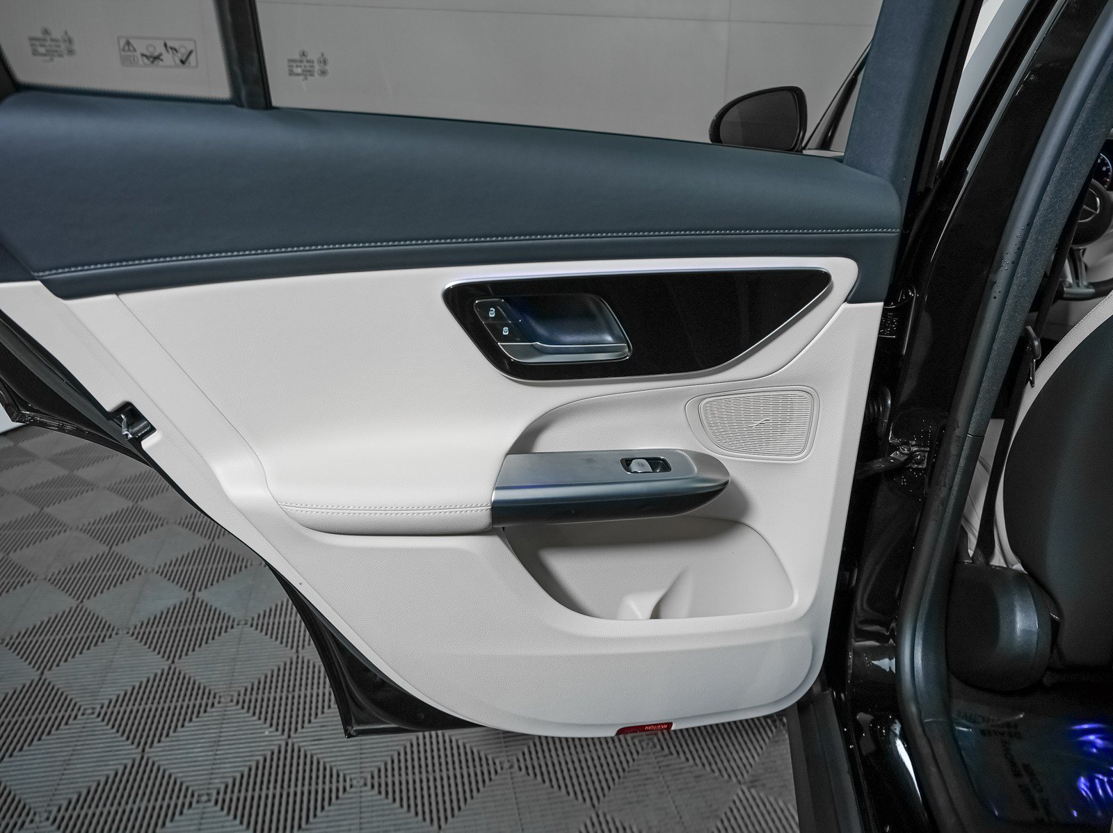 Certified Used 2024 Black Mercedes-Benz GLC 300 image 19