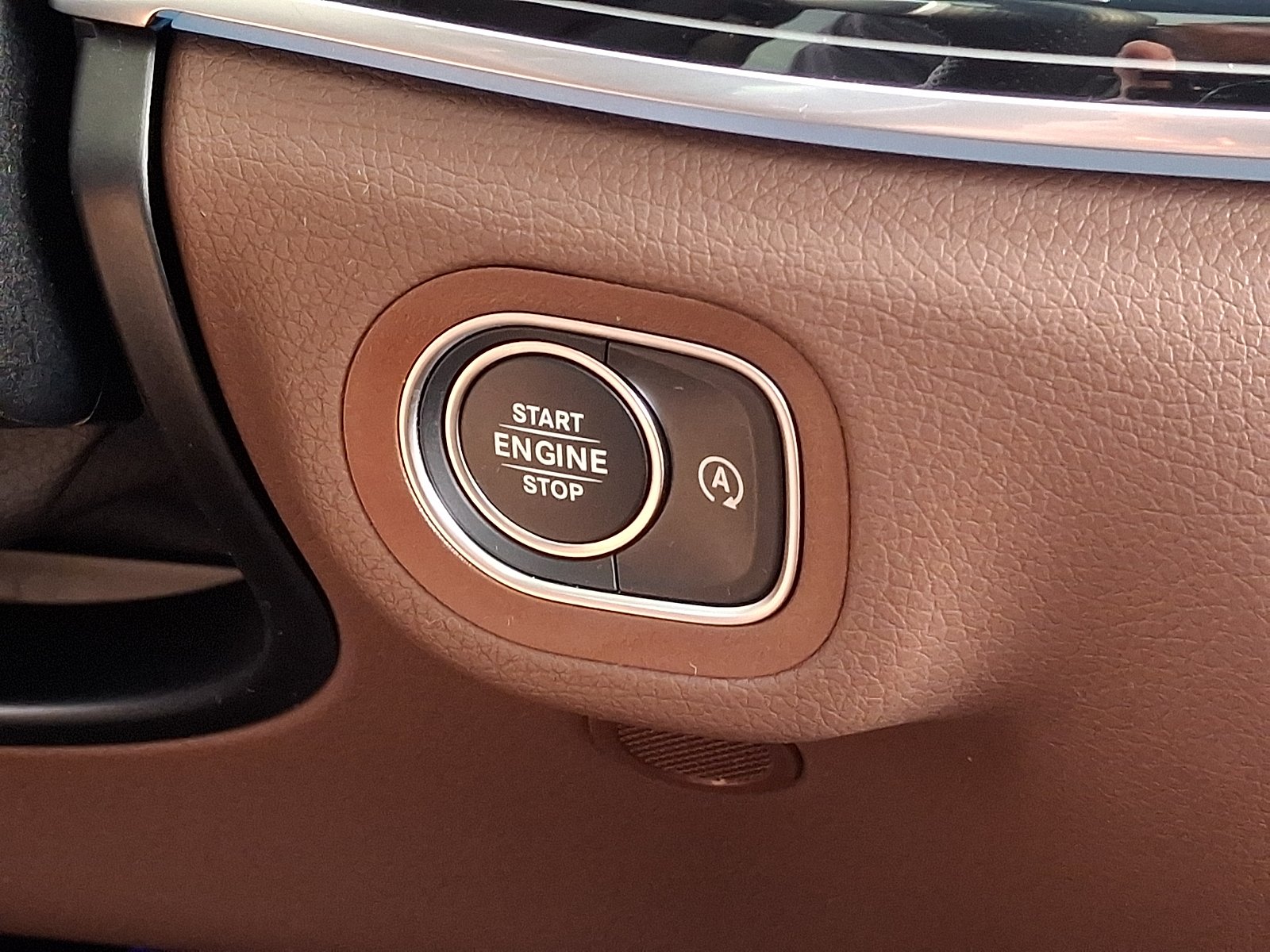 Used 2026 Black - 040 Mercedes-Benz 4MATIC® image 24