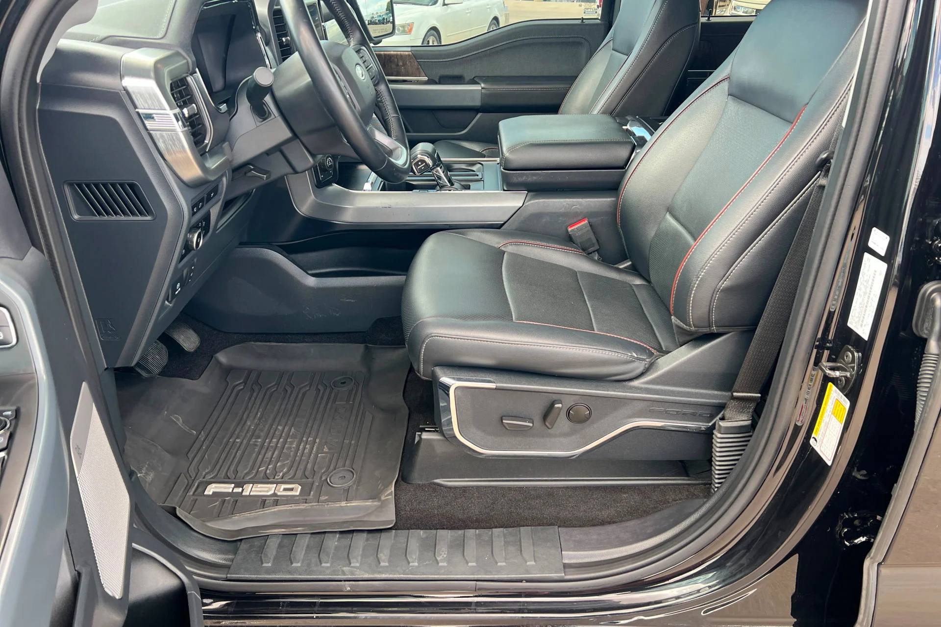Used 2023 Agate Black Metallic Ford XL image 17