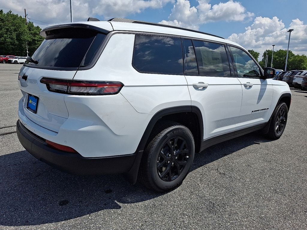 New 2026 Bright White Clearcoat Jeep Altitude image 4