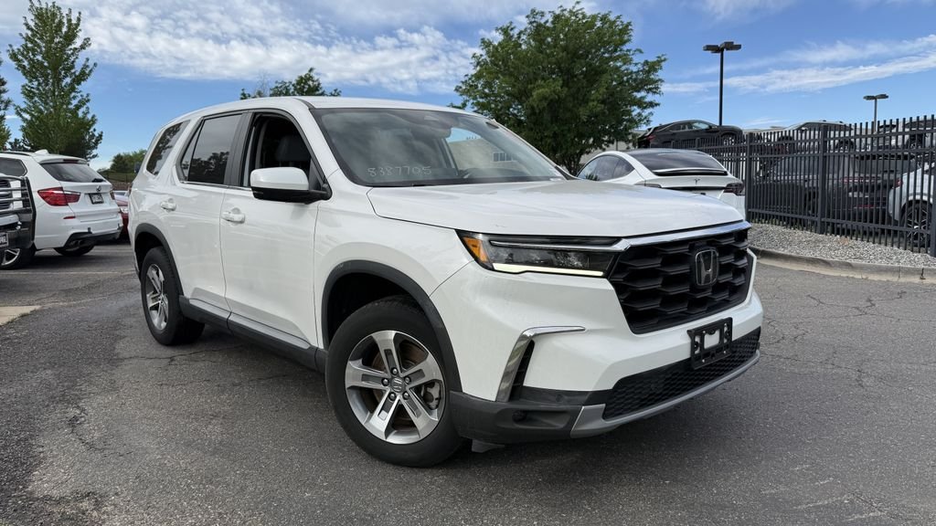 Used 2023 White Honda EX-L image 1