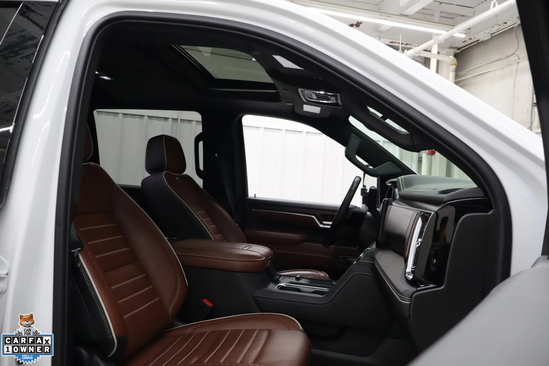Used 2025 White GMC Denali Ultimate image 29