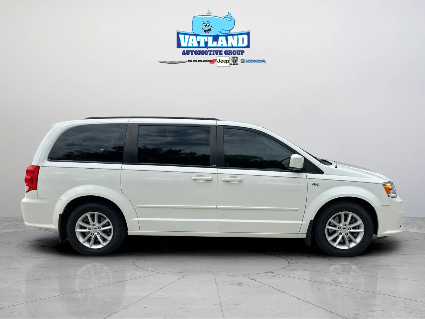 Used 2013 Stone White Dodge SXT image 6