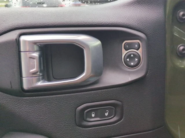 Used 2021 Green Jeep Rubicon image 13
