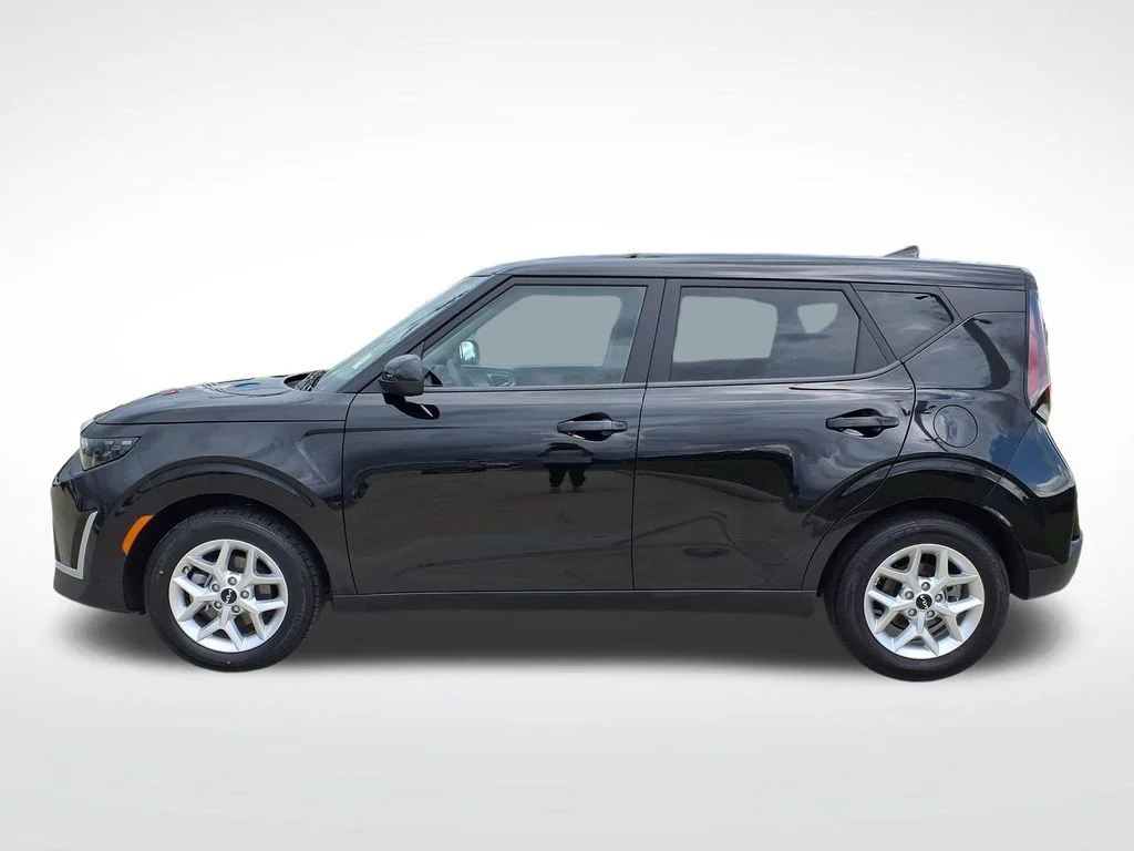 Used 2025 Black Kia LX image 5