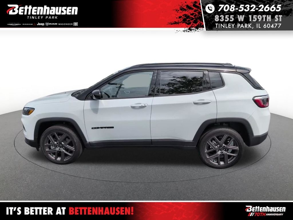 New 2026 Bright White Clear-Coat Exterior Paint Jeep Limited image 12