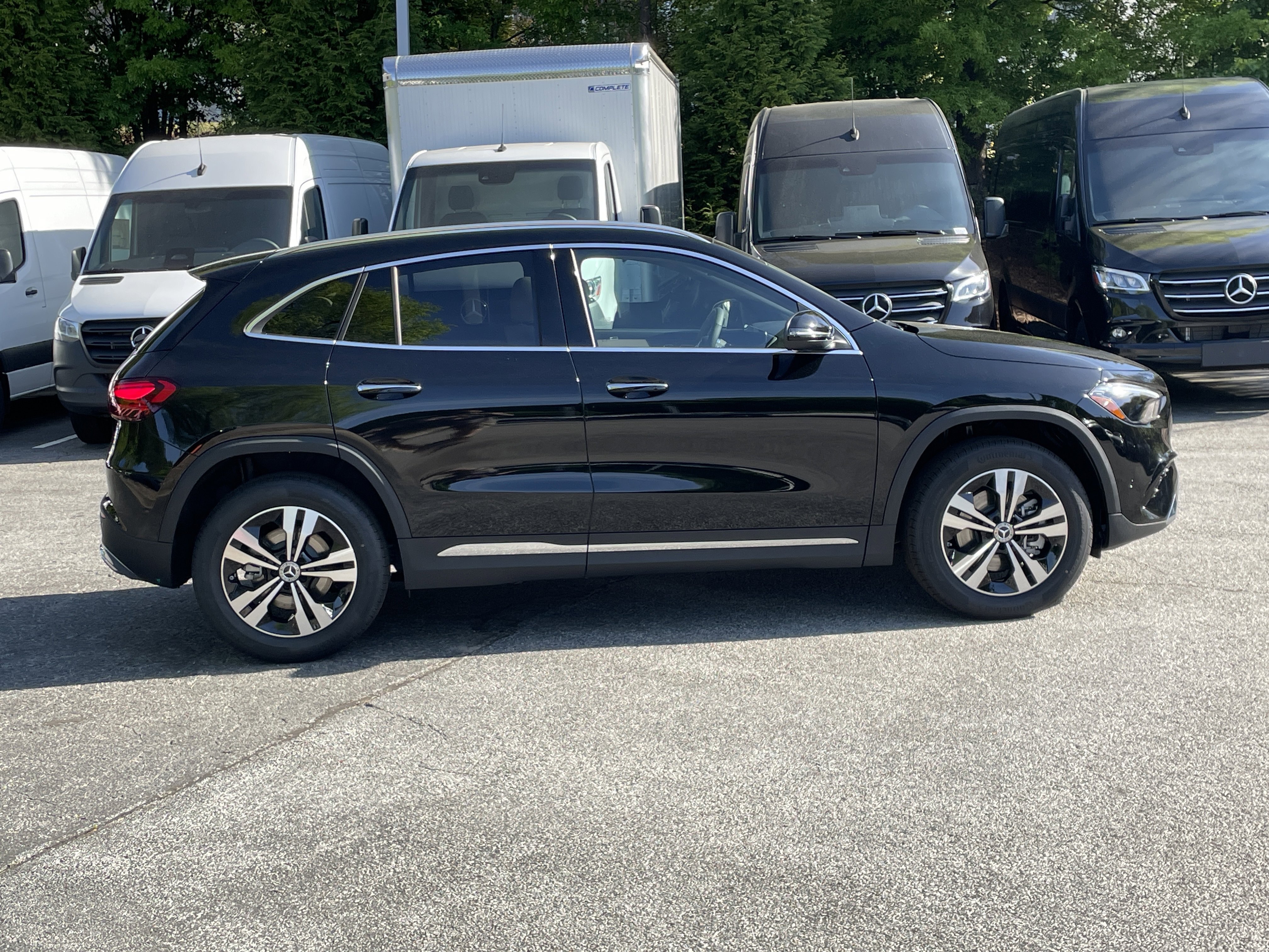 New 2026 Cosmos Black Metallic Mercedes-Benz GLA 250 SUV image 5