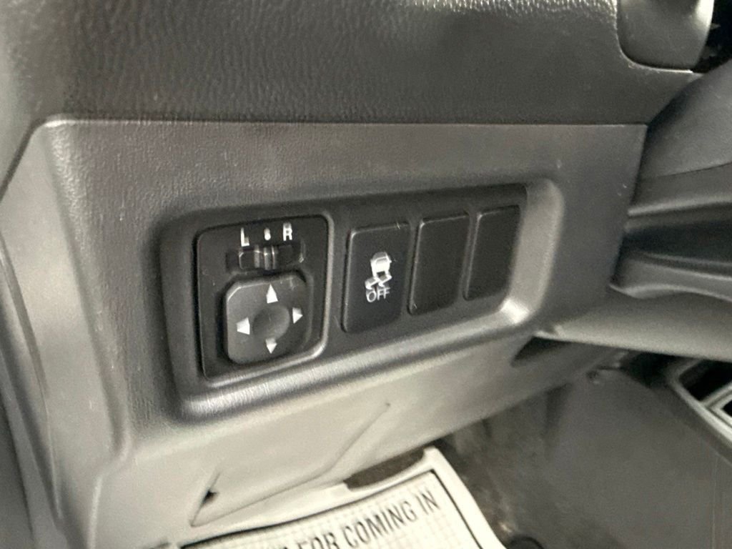 Used 2019 White Mitsubishi LE image 21