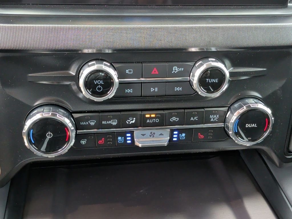 New 2026 Star White Metallic Tri-Coat Ford F-250® Platinum® image 31