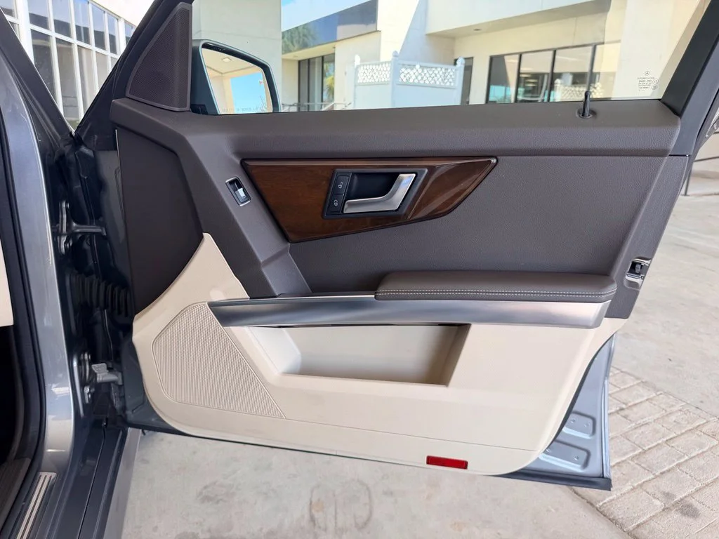 Used 2013 Silver Mercedes-Benz GLK 350 image 29