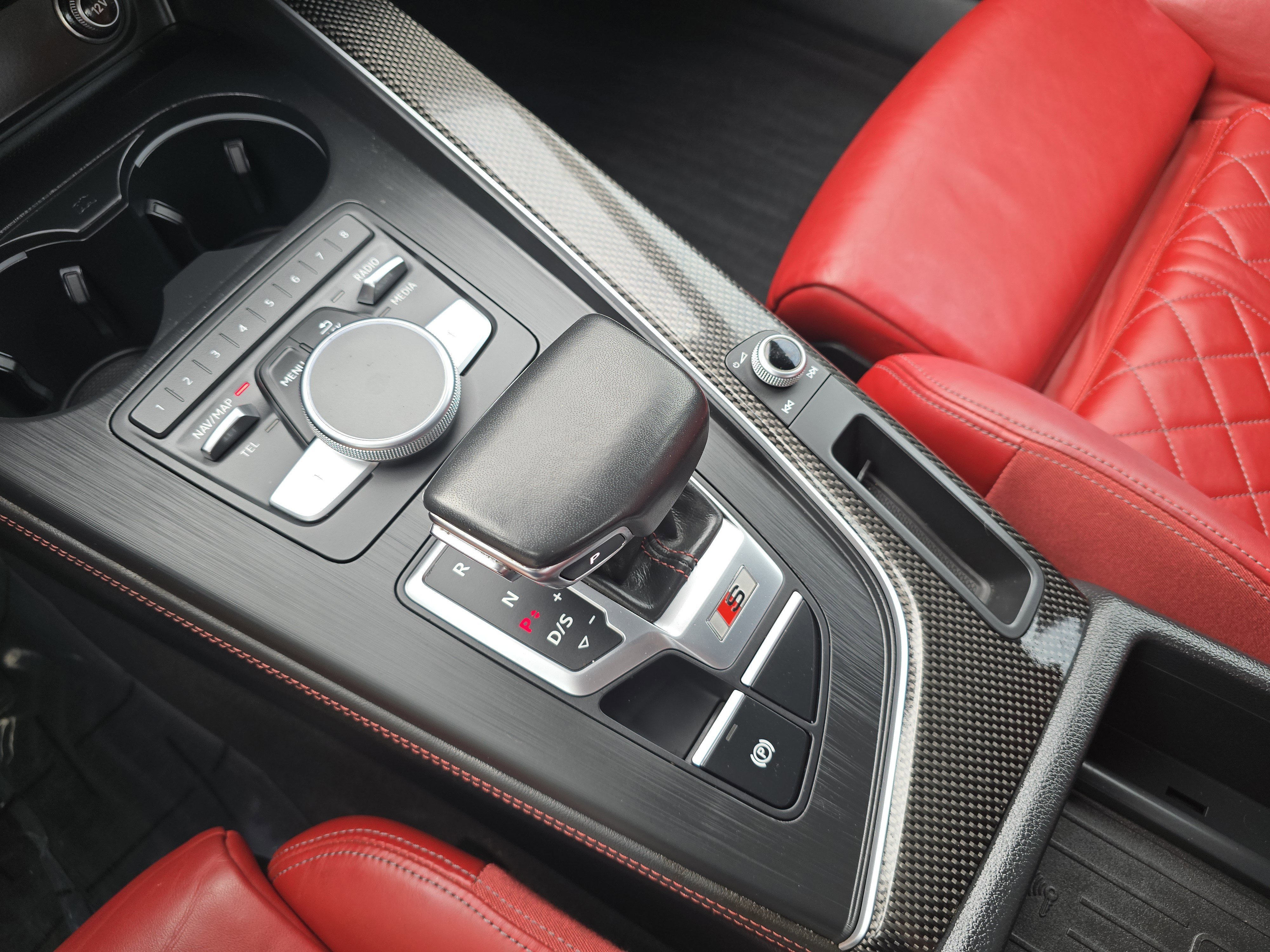 Used 2019 Gray Audi Premium Plus image 27