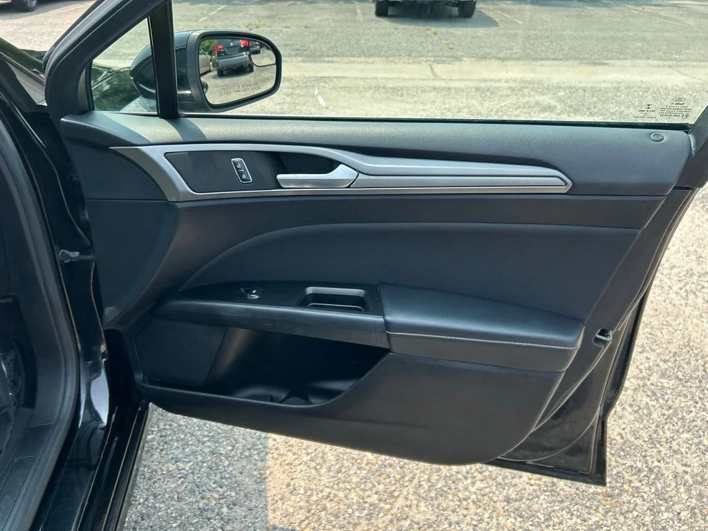 Used 2017 Black Ford SE image 24