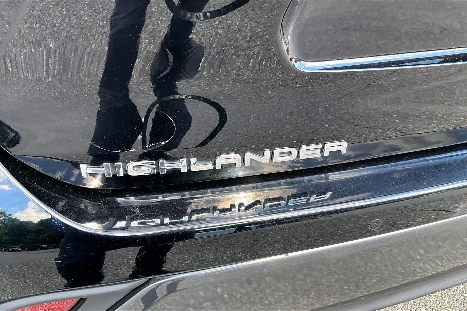 Used 2022 Midnight Black Metallic Toyota Limited image 30