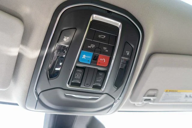 Used 2023 Black Jeep Laredo image 34