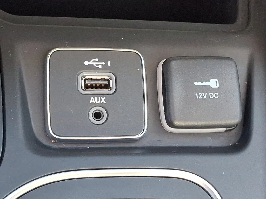 Used 2021 Blue Jeep Latitude Lux image 24
