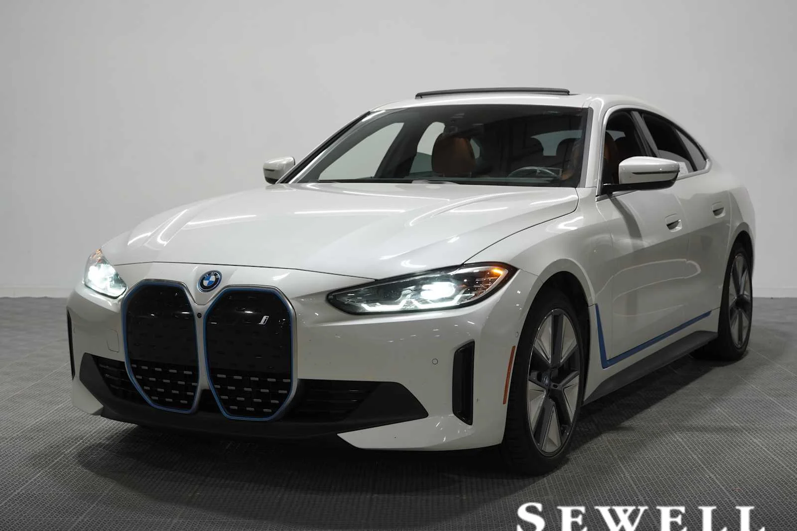 2024 BMW i4 eDrive35's photo
