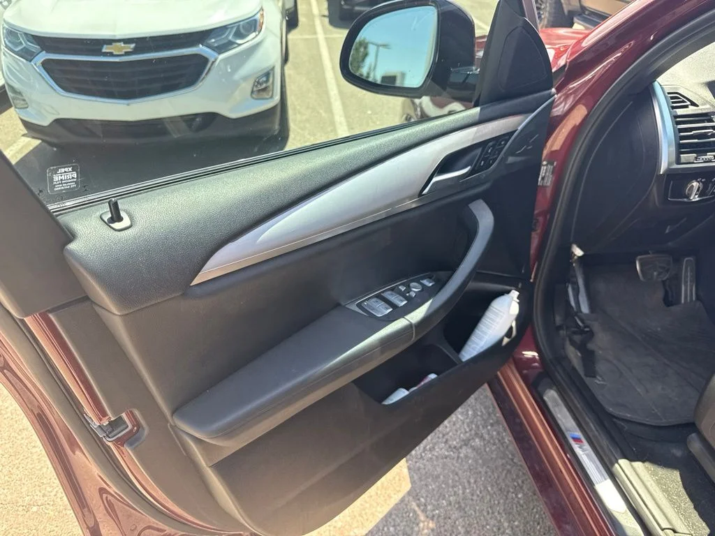 Used 2022 Red BMW xDrive30i image 31