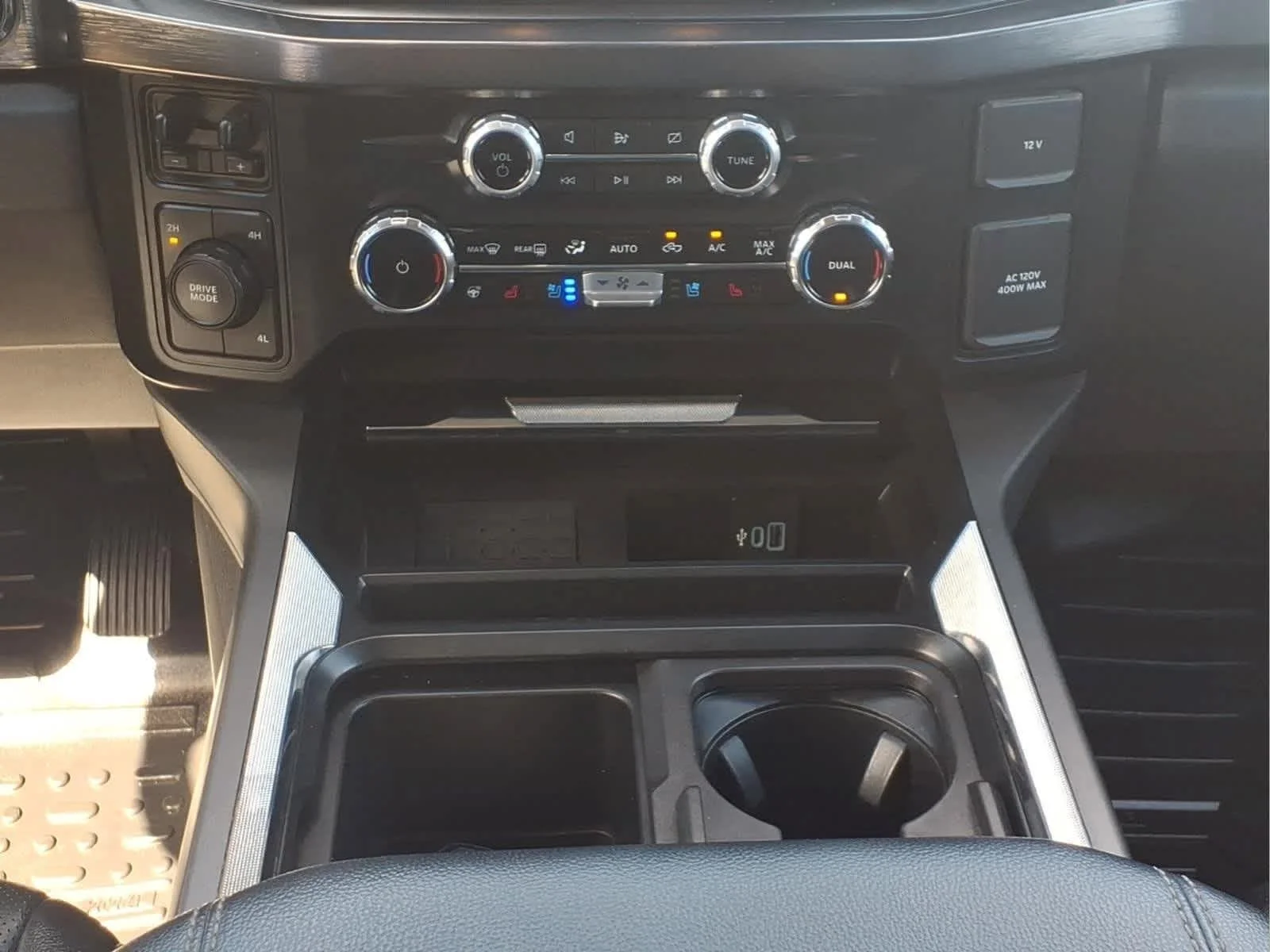 Used 2024 Carbonized Gray Ford LARIAT image 25