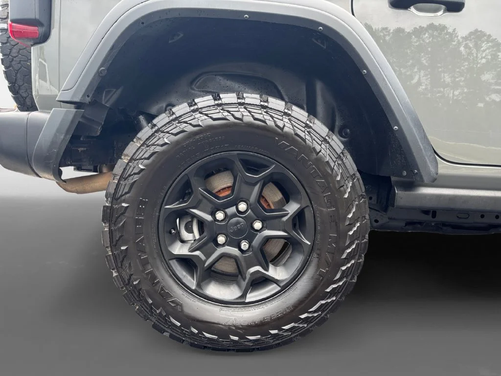 Used 2021 Gray Jeep Unlimited Rubicon 4xe image 11