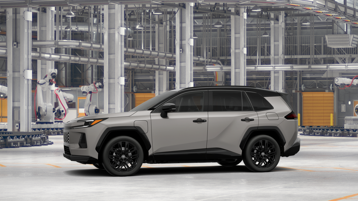 New 2026 Meteor Shower with Midnight Black Metallic roof Toyota XSE image 3