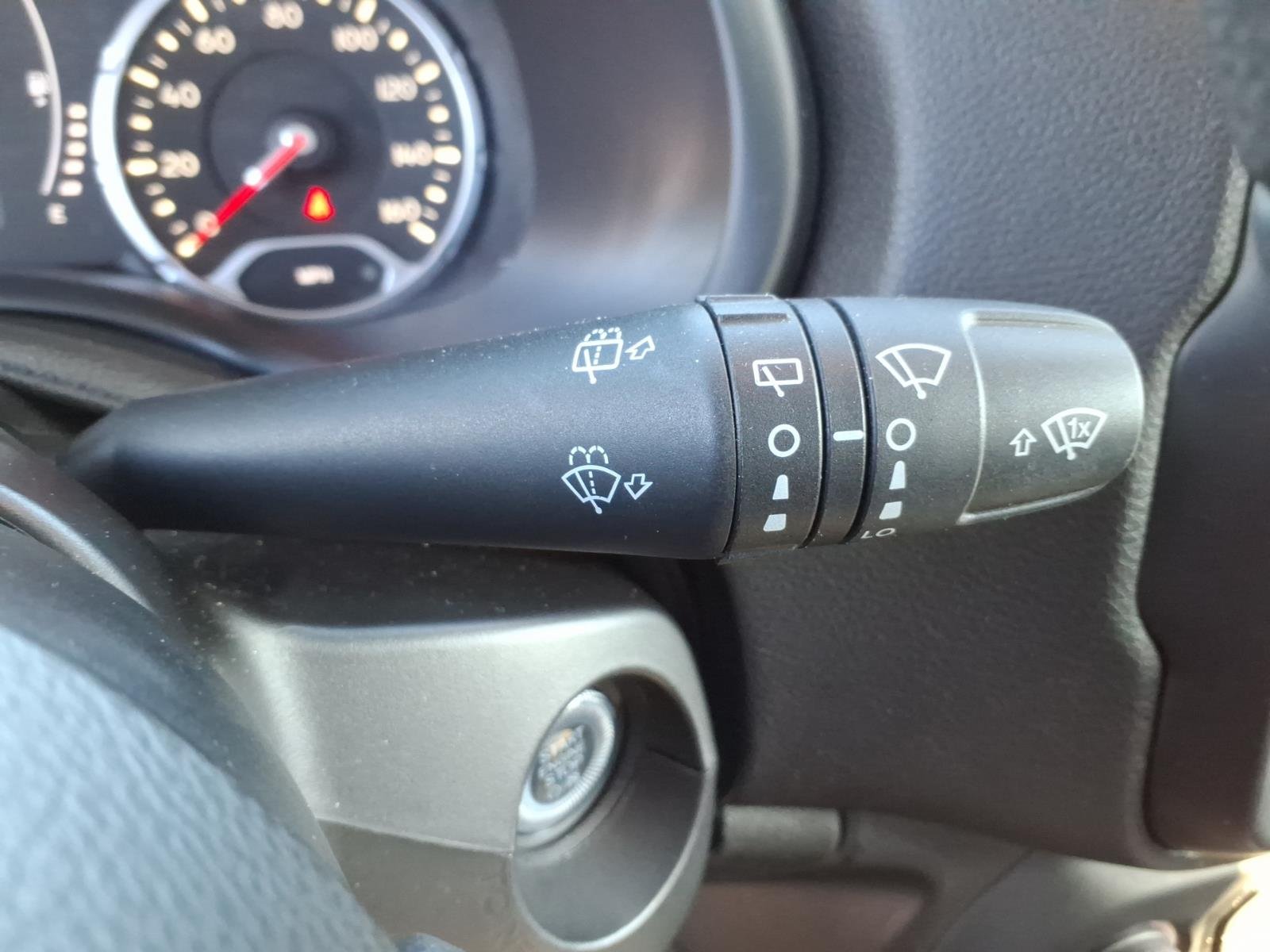 Certified Used 2023  Jeep Latitude image 21