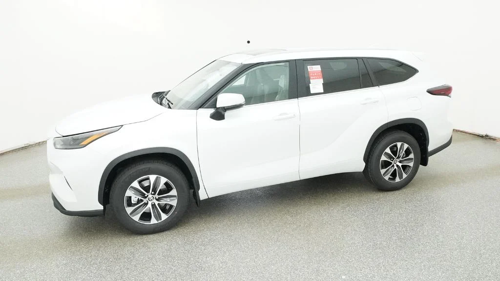 New 2026 Wind Chill Pearl Toyota XLE image 18