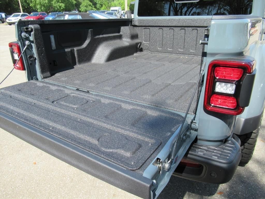 New 2026 Anvil Clear-Coat Exterior Paint Jeep Rubicon X image 32