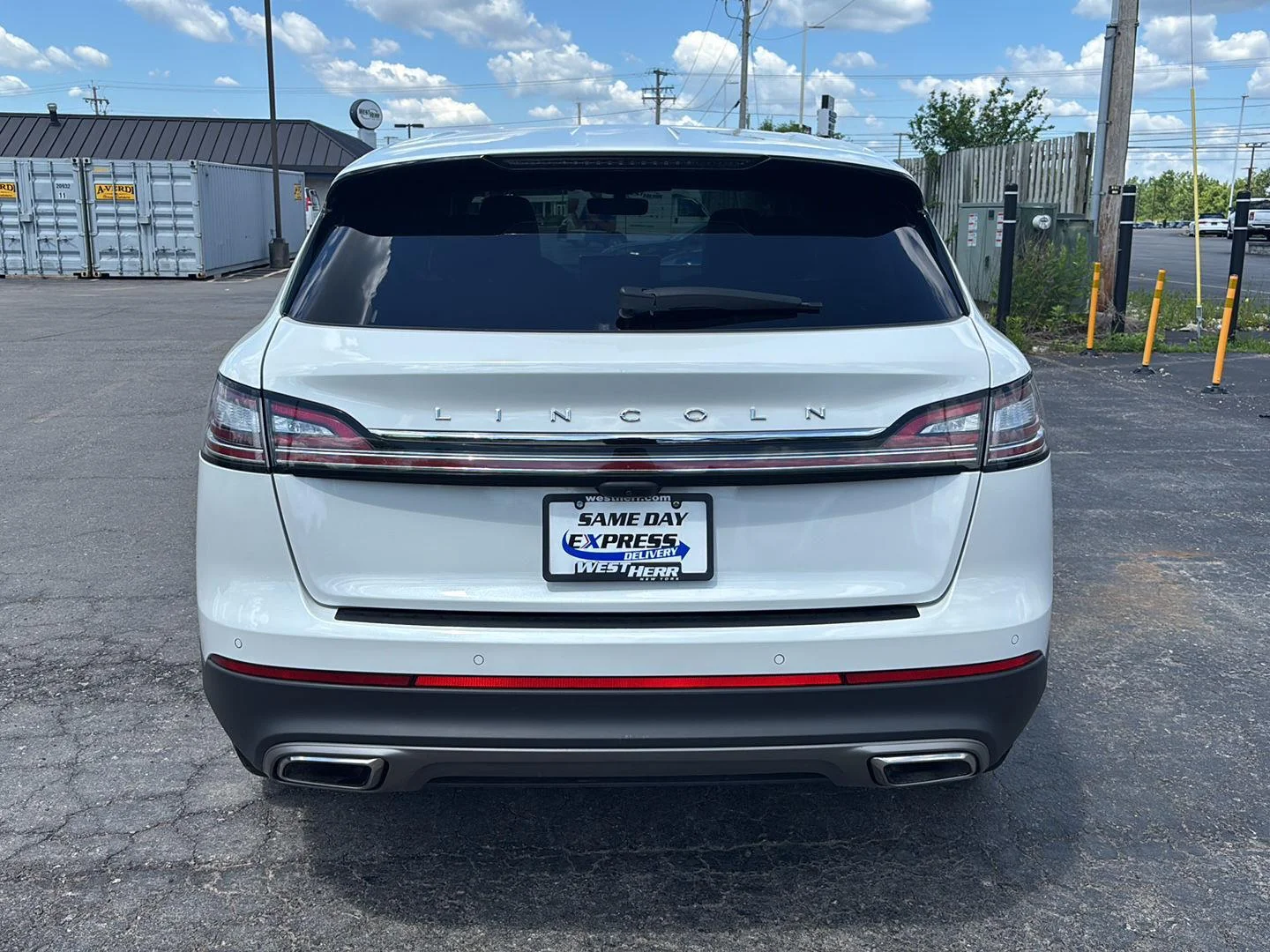 Used 2023 Pristine White Lincoln Standard image 6