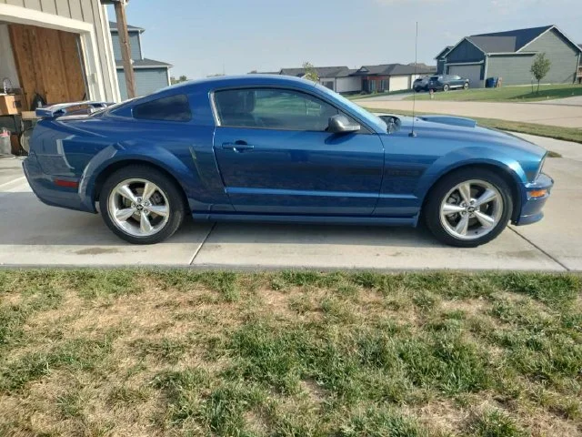 Used 2007 Blue Ford GT Premium image 1
