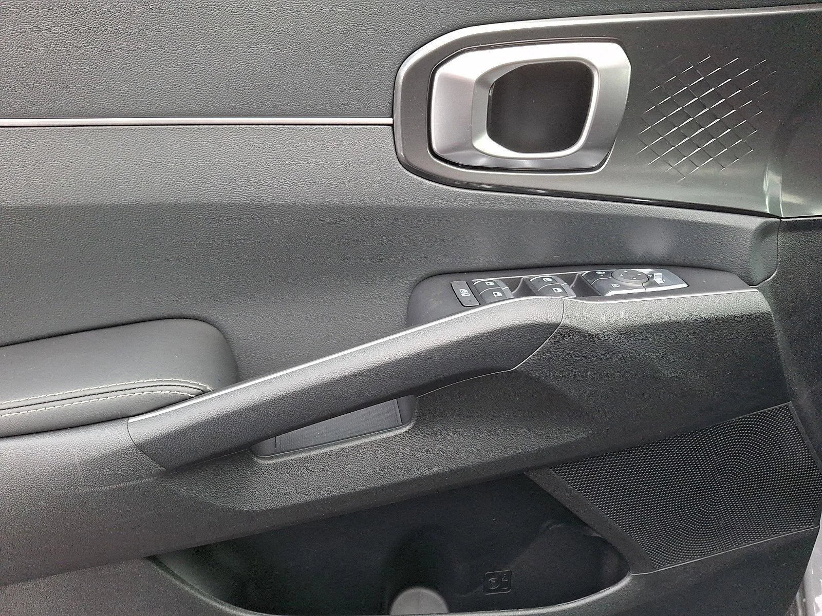 New 2026 Wolf Gray Kia S image 5