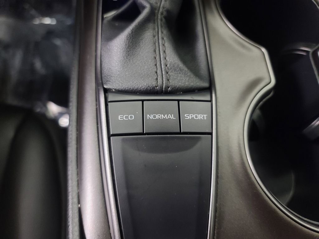 2024 Toyota Camry SE - Photo 34
