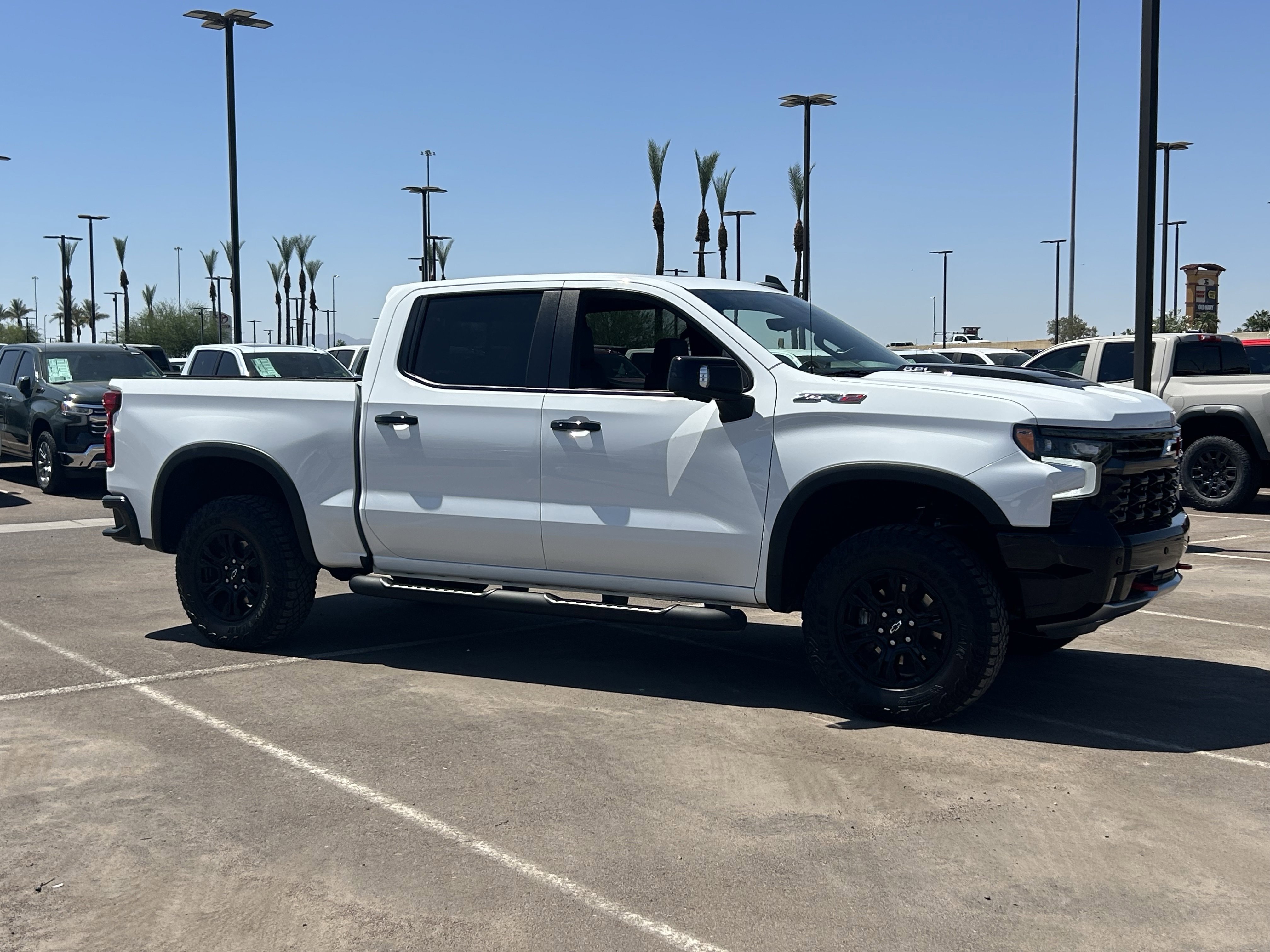2025 Chevrolet Silverado 1500 ZR2 - Photo 7