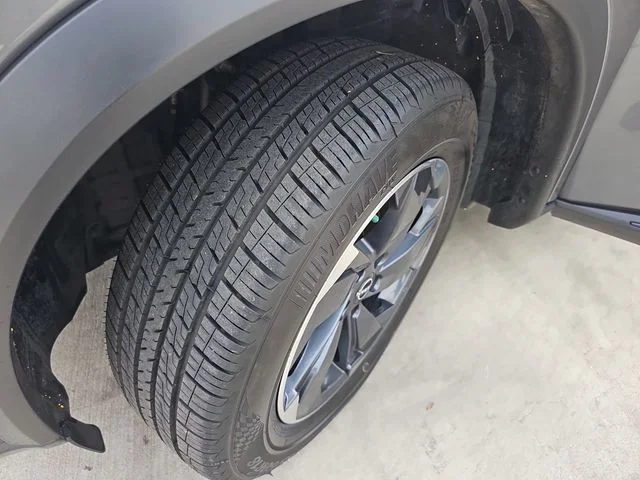 Used 2024 Gray Nissan SV image 29