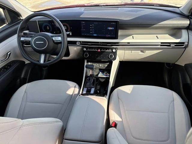 Used 2025 Red Hyundai SEL image 23