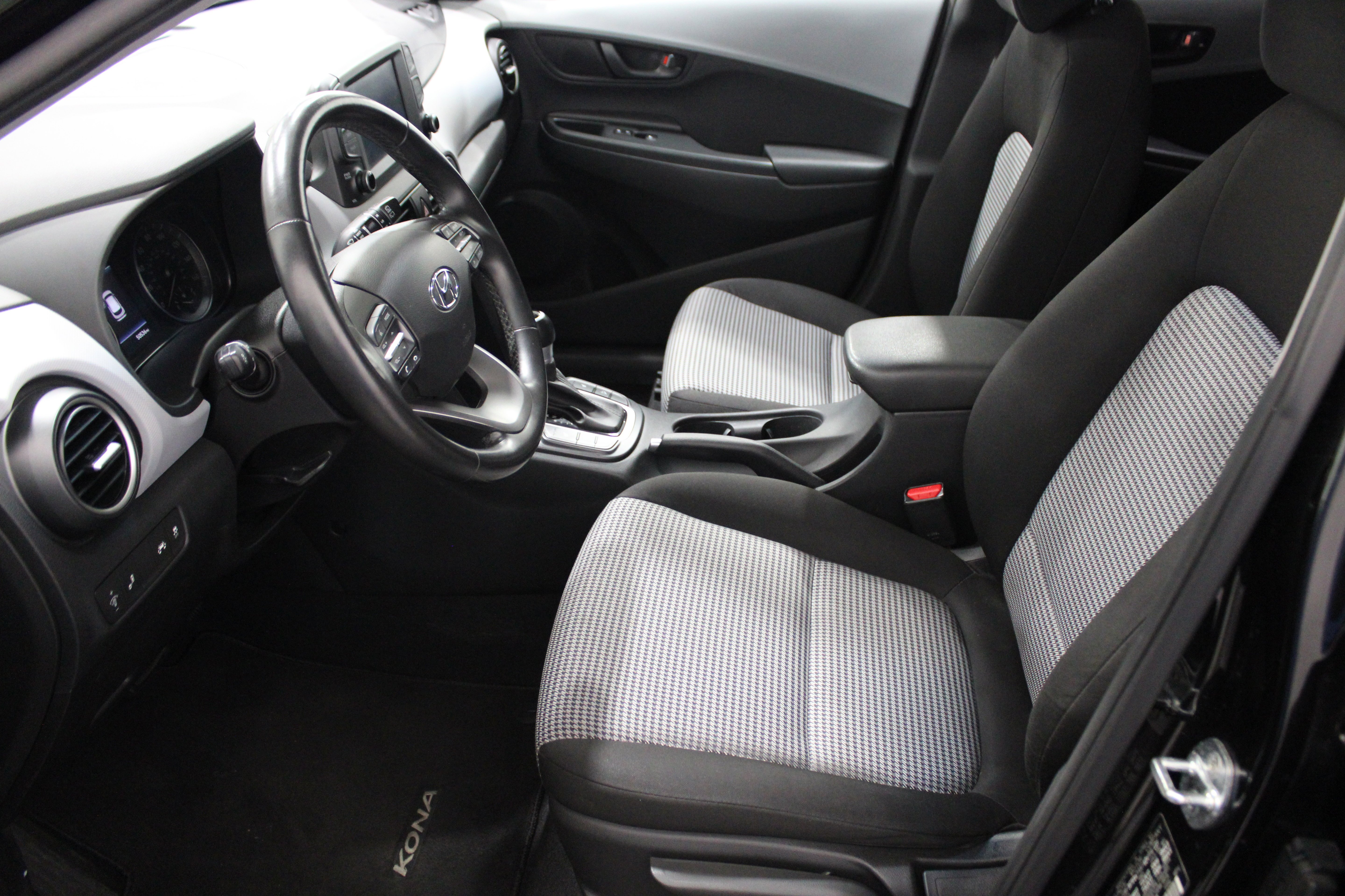 Used 2021 Ultra Black Hyundai SEL image 5