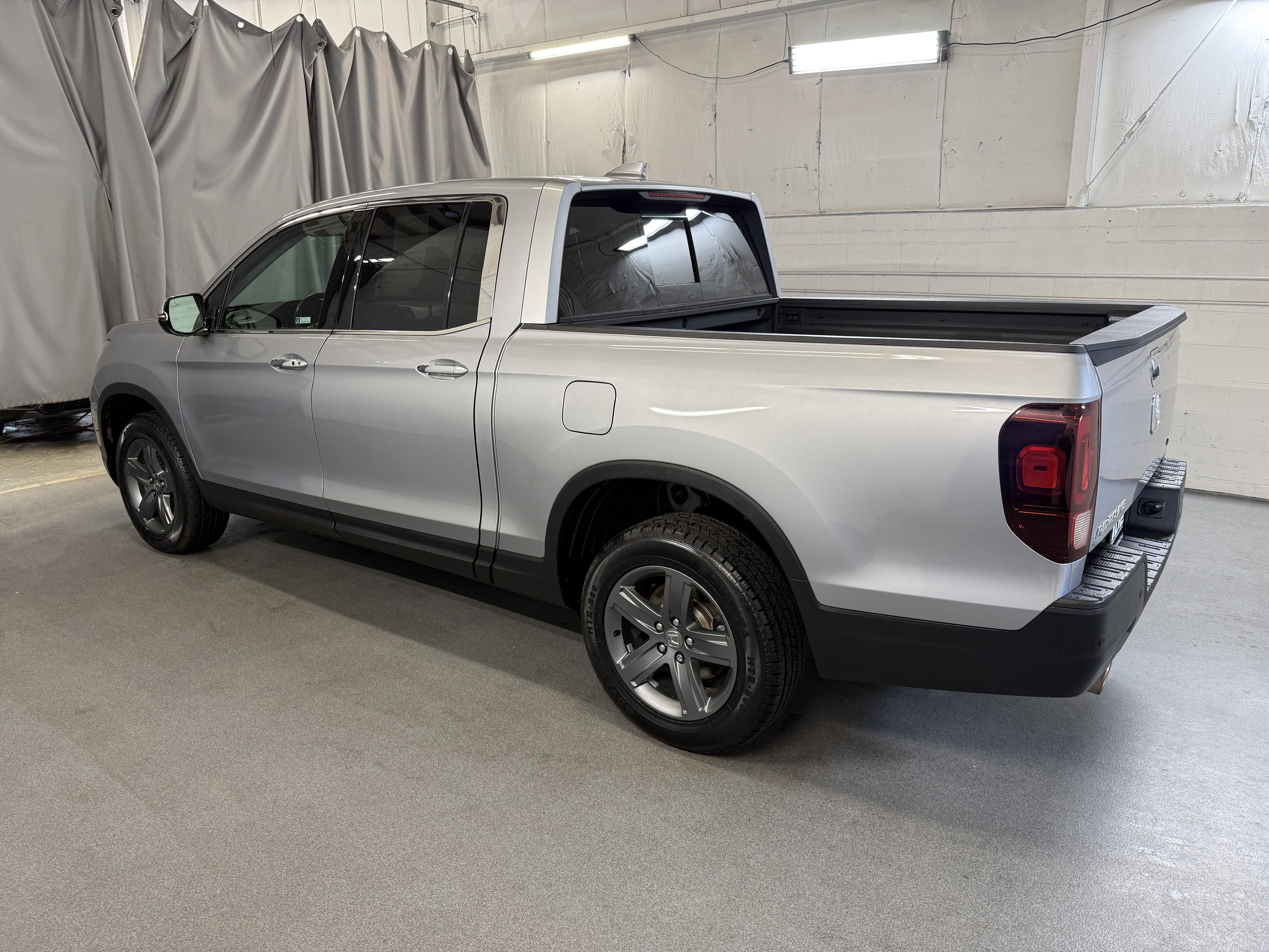 Certified Used 2023 Lunar Silver Metallic Honda RTL-E image 30