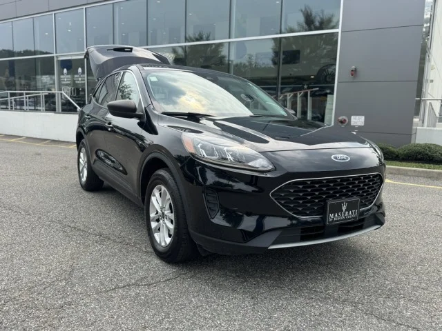 Used 2022 Ford Escape SE with VIN 1FMCU9G69NUA32148 for sale in Upper Saddle River, NJ