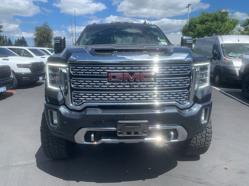 Used 2022 Green GMC Denali image 6