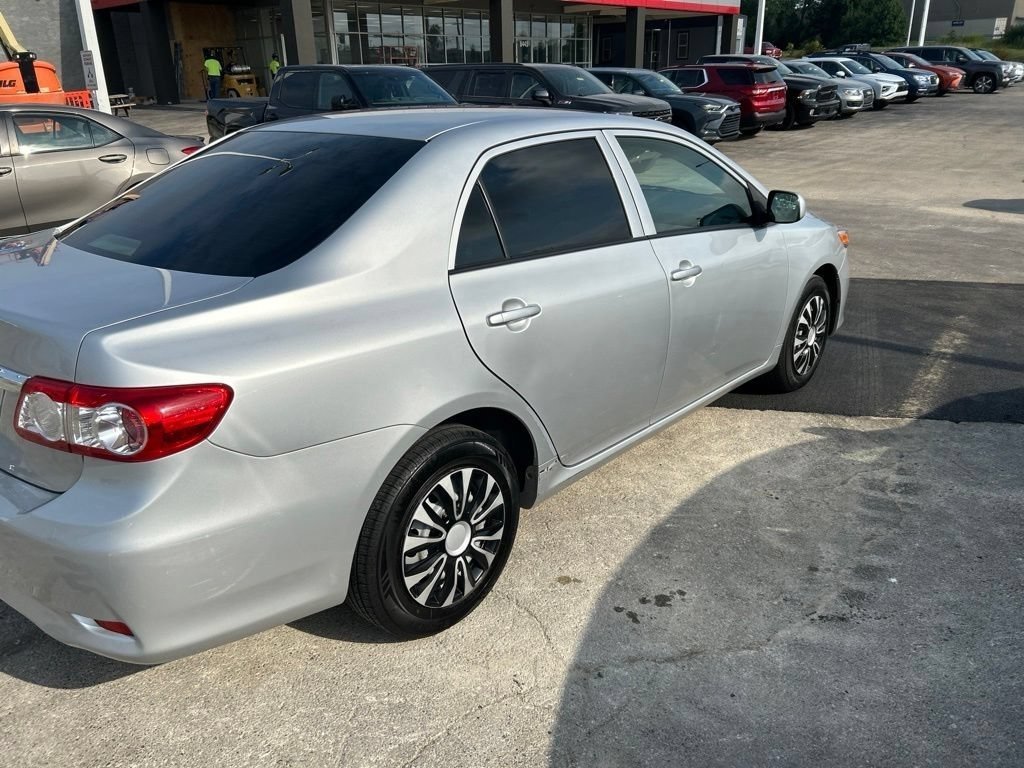 Used 2013 Classic Silver Metallic Toyota L image 3