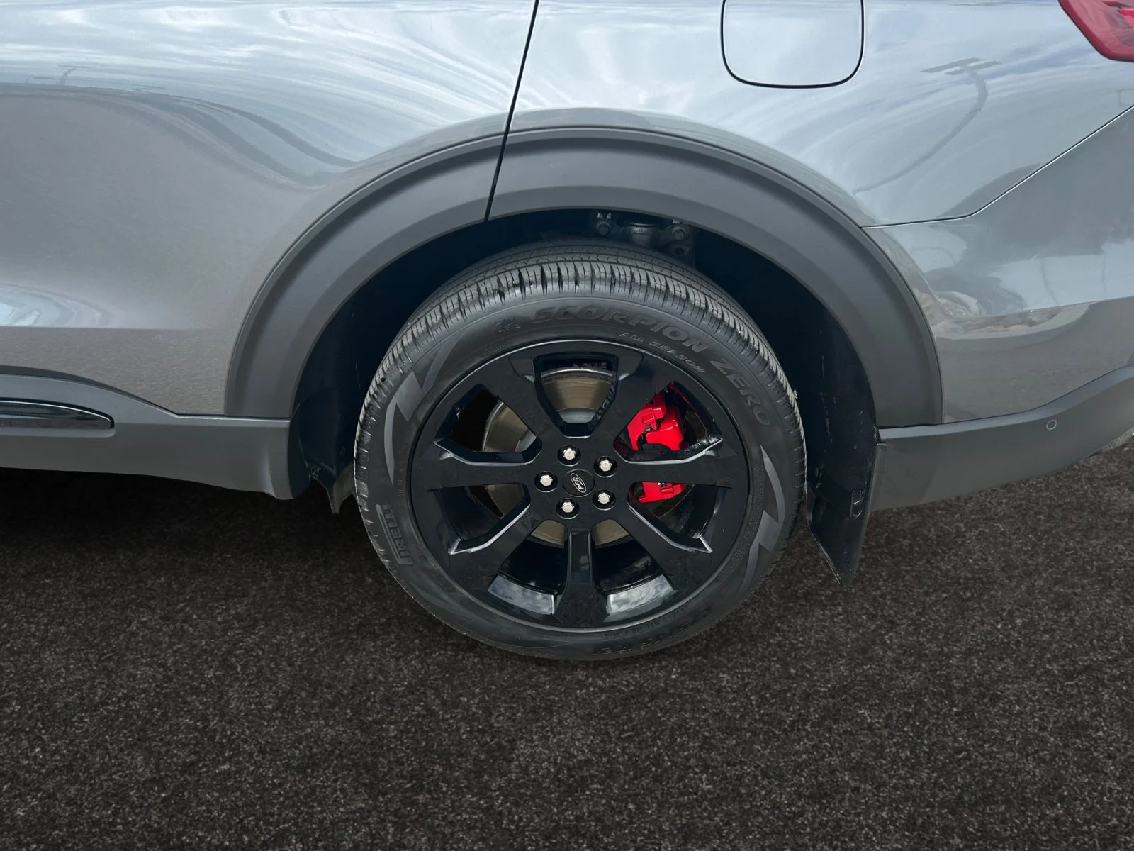 Used 2024  Ford ST 4WD image 9