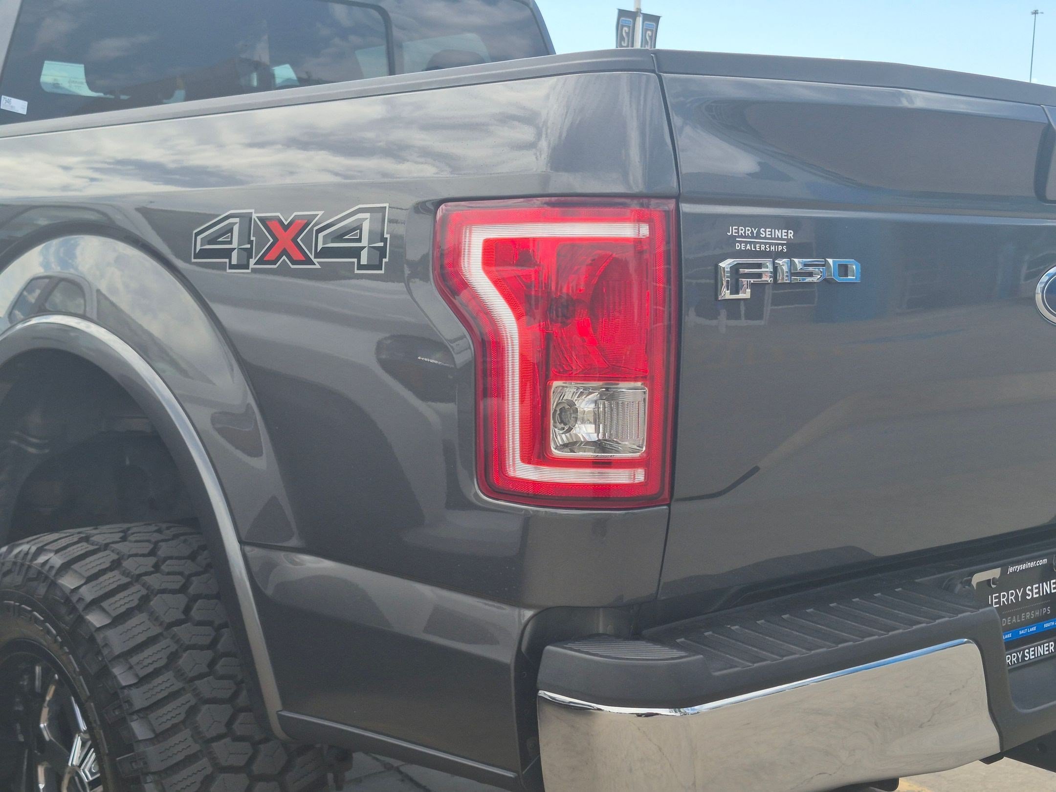 Used 2017 Gray Ford XL image 12