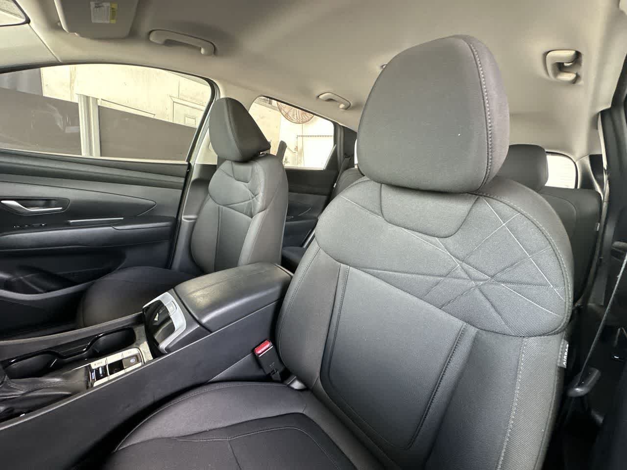 2025 Hyundai Tucson SE - Photo 14