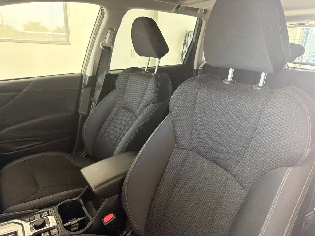 Used 2022 Green Metallic Subaru Premium image 10