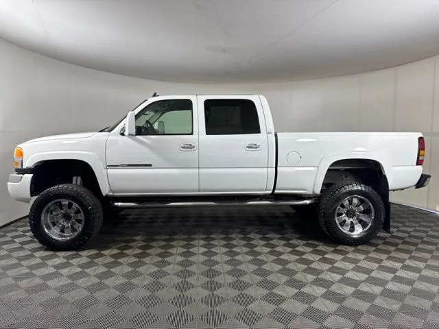 Used 2006 Olympic White GMC SLE2 image 7