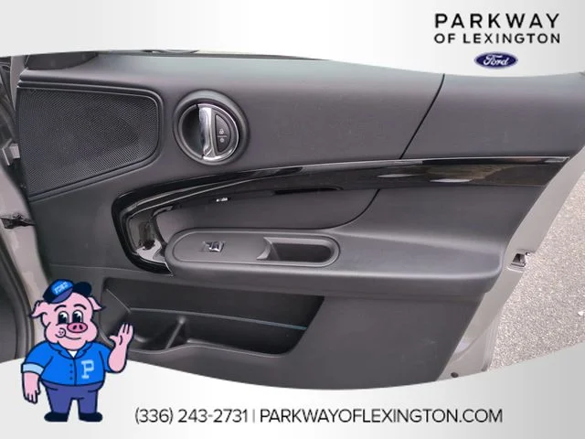 Used 2023 Silver MINI Signature image 33